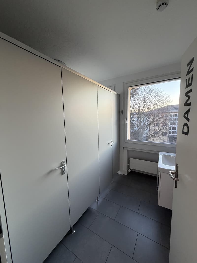 Office for Rent: Space for Ideas & Growth (6)