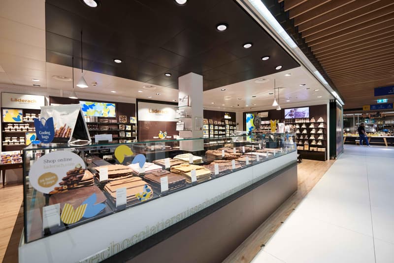 Frequently Visited Corner Retail Space 82 m²  Würenlos Highway Rest Stop (3)