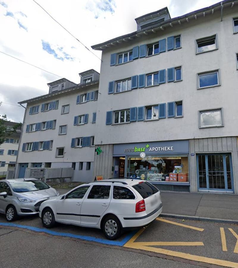 Spazio commerciale centrale, polivalente e ben collegato (3)