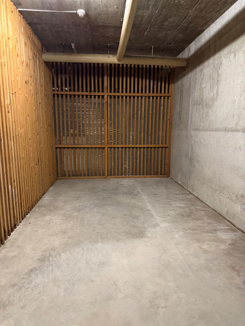 Espaces de stockage flexibles à un emplacement de trafic de premier plan, Autobahnraststätte Würenlos (2)