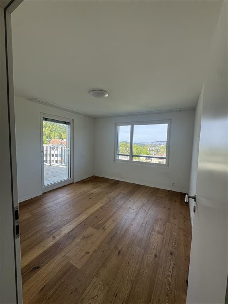 Charmant appartement en attique de 3,5 pièces au cœur d'Adliswil, top emplacement, ensoleillé et moderne! (8)