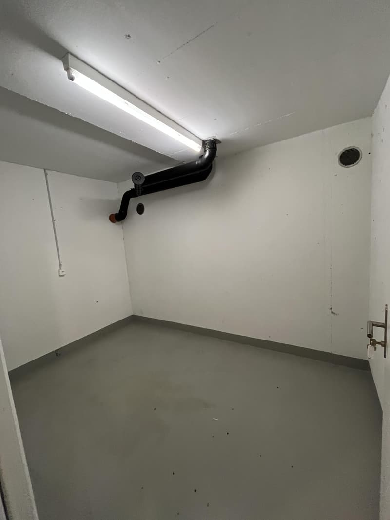 Room in Neuenhof (2)