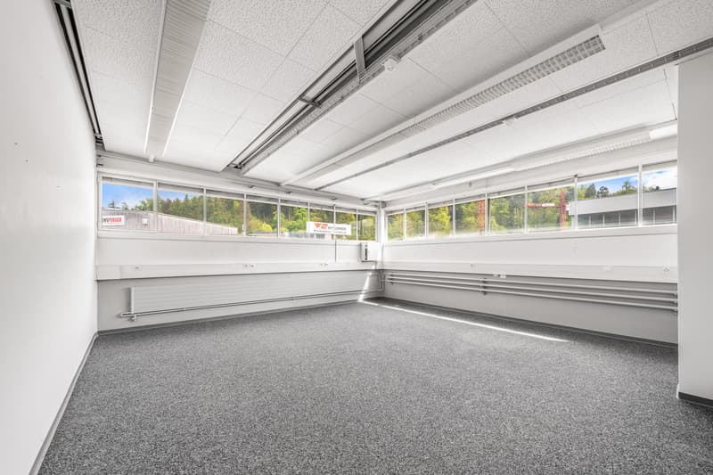 Spacious, versatile office space with optimal traffic connections (8)
