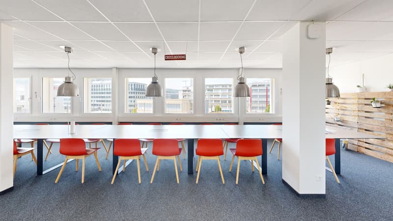 Exclusive office space with rooftop terrace and high-end finishes (3)