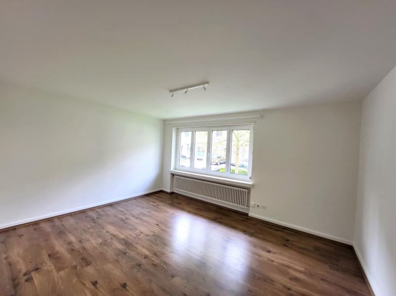 Wunderschöne Altbauwohnung an begehrter Lage (2)