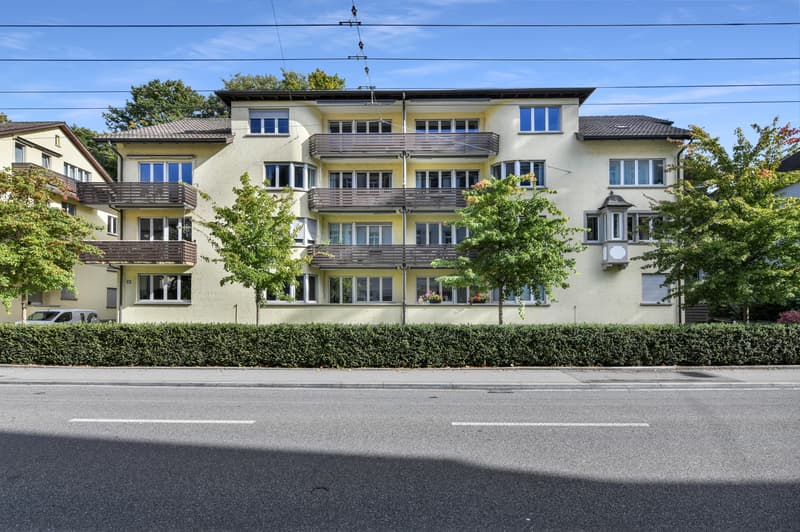 Wunderschöne Altbauwohnung an begehrter Lage (1)