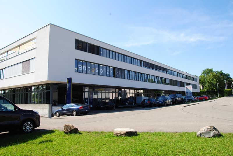 Attraktive Lagerfläche mit eigenem direktem Warenlift (6)