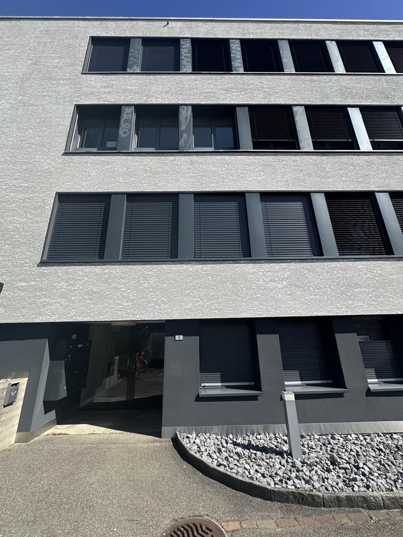 Kleines, preiswertes Büro (4)