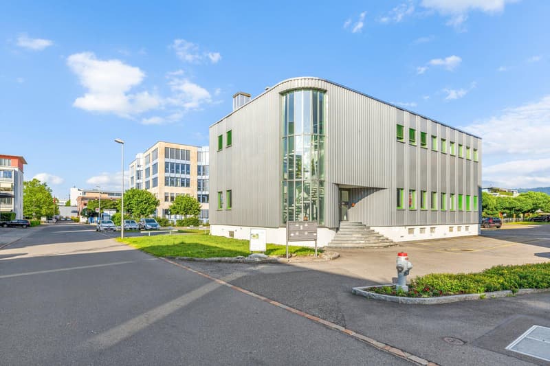 attraktives Bürogebäude in Rotkreuz (1)