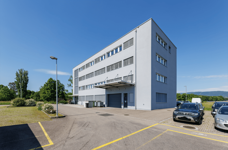 Ready-to-move-in & high-quality developed commercial and office space! (12)