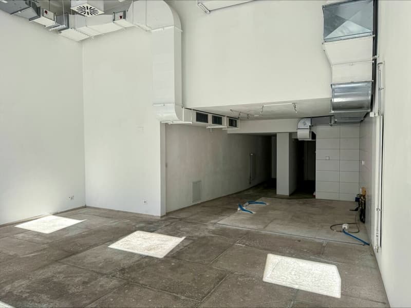 Pedestrian zone of Biel: Commercial space at Marktgasse 9 (7)