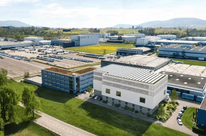 Commercial cube creates new spaces! (3)