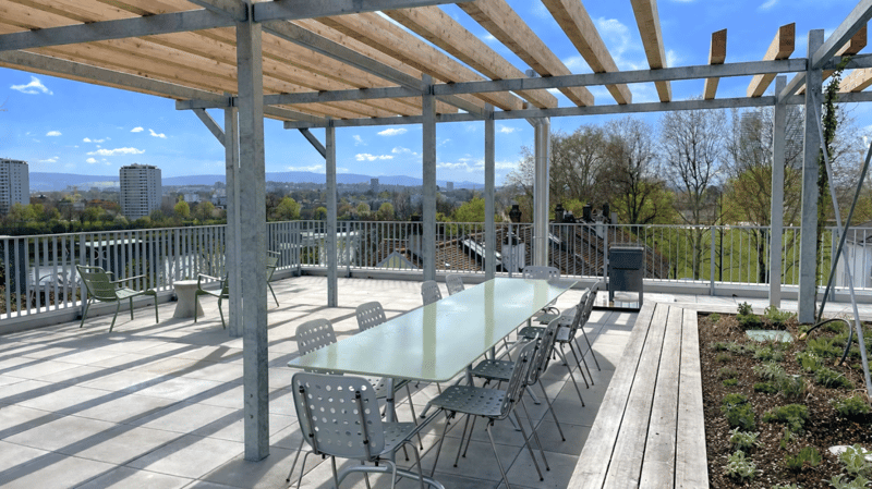 Appartement maisonnette spacieux sur le Rhin avec charme industriel (9)