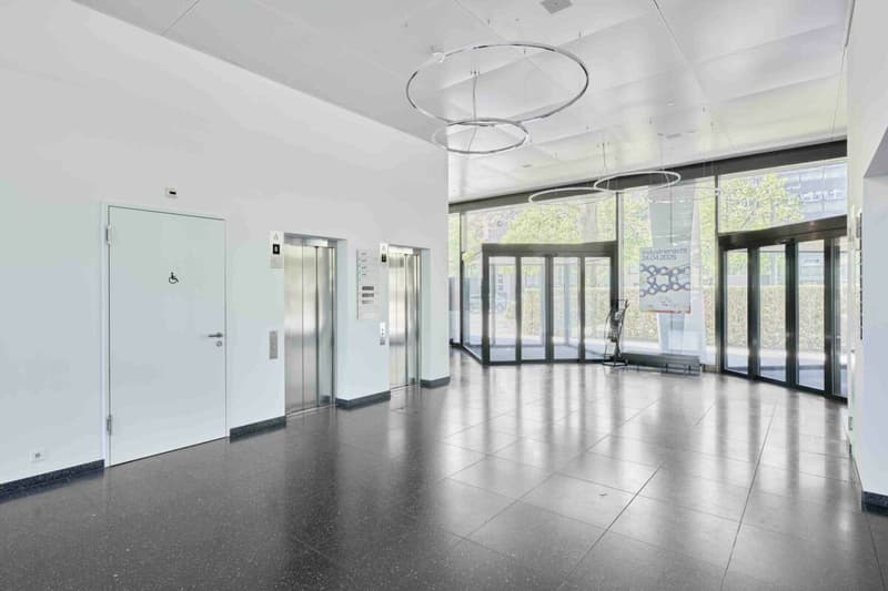 Spazio di locazione moderno di 954 m2 al 3° piano (20)