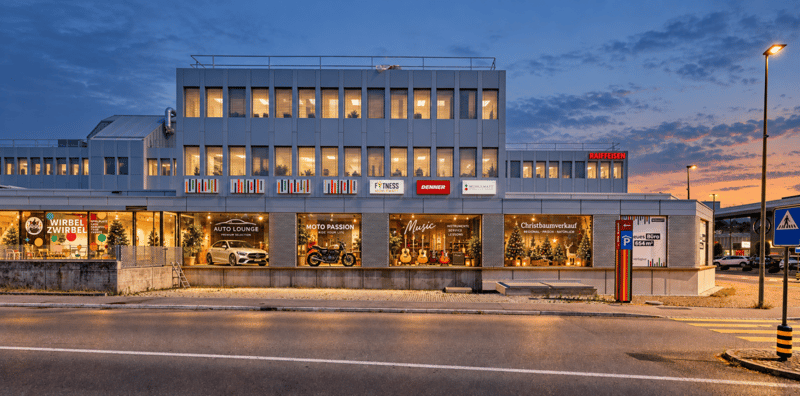 Mieten Sie Ihr Werbe-Schaufenster in Oberwil! (2)