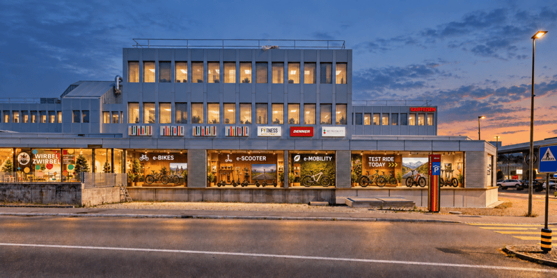 Mieten Sie Ihr Werbe-Schaufenster in Oberwil! (6)