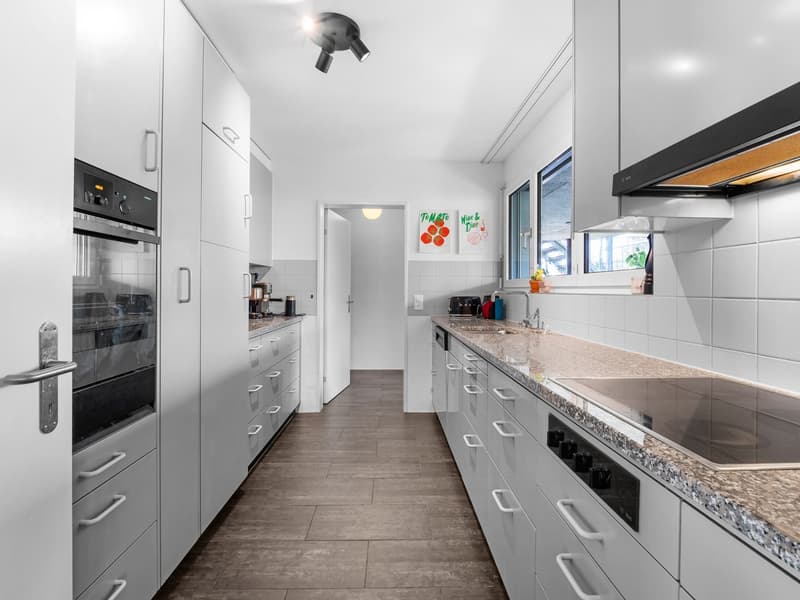 Living directly on the Limmat – Exclusive 5.5-room apartment (2)