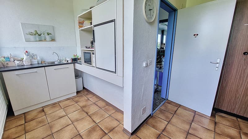 Gewerbliche / industrielle Lokale in Cressier (8)