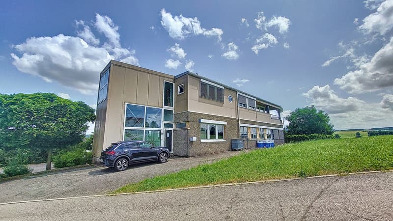 Commercial / industrial premises in Cressier / FR (1)