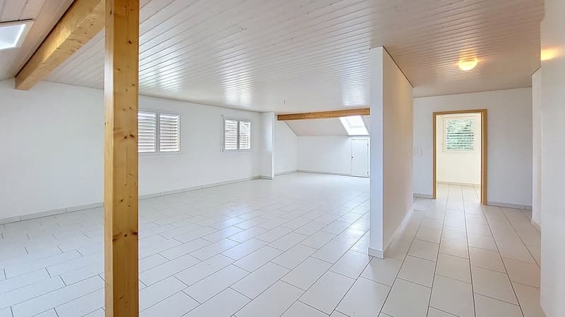 Apartment 3.5 rooms of 119 m2 with balcony in Chabrey / VD (2)