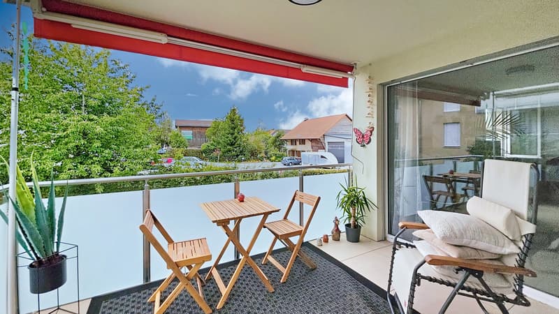 Balcon avec store-toile