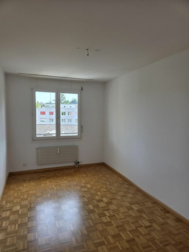 Bright apartment in central location (8)