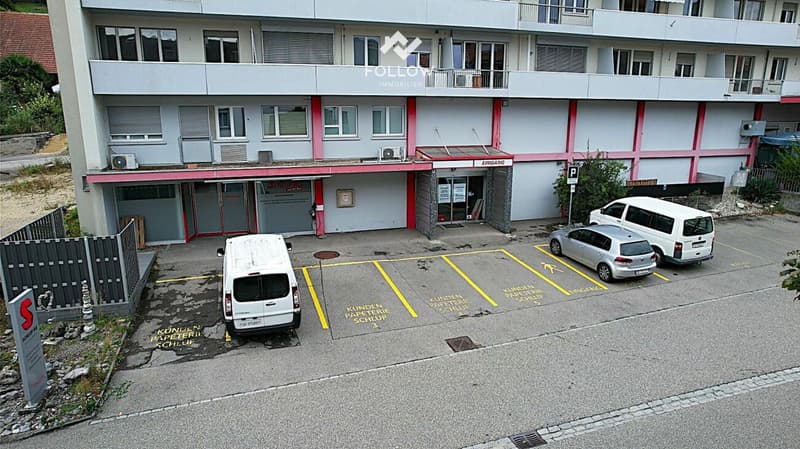 Espace commercial polyvalent au centre de Lengnau - avec concept de salle flexible (7)