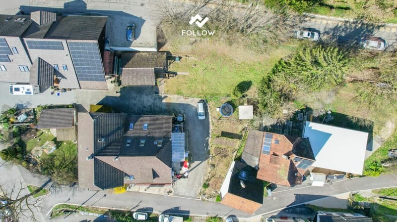 Versatile one- or multi-family house with building land reserve (6)