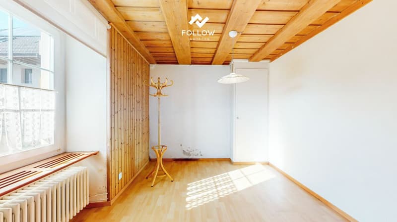 Versatile one- or multi-family house with building land reserve (13)
