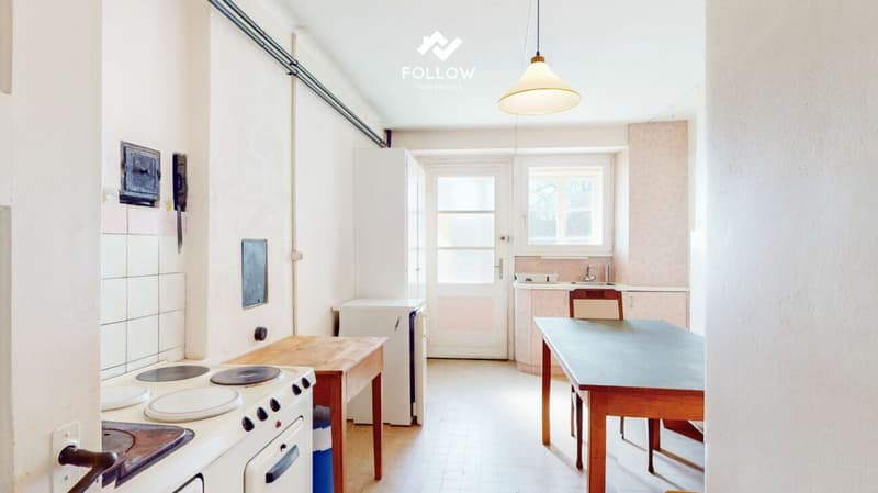 Versatile one- or multi-family house with building land reserve (18)