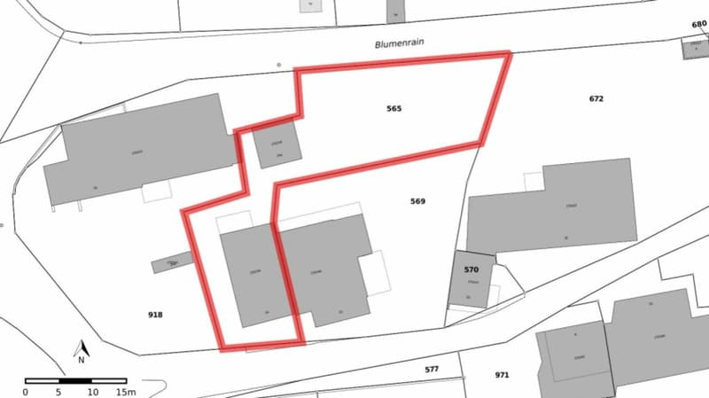 Versatile one- or multi-family house with building land reserve (3)