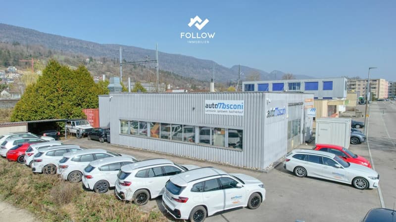 Ici votre entreprise grandit : Hall commercial fonctionnel avec grande surface extérieure (2)