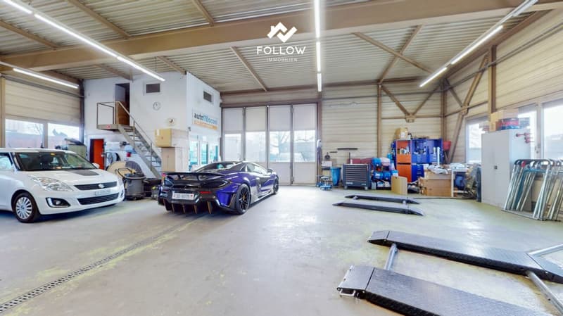 Ici votre entreprise grandit : Hall commercial fonctionnel avec grande surface extérieure (6)