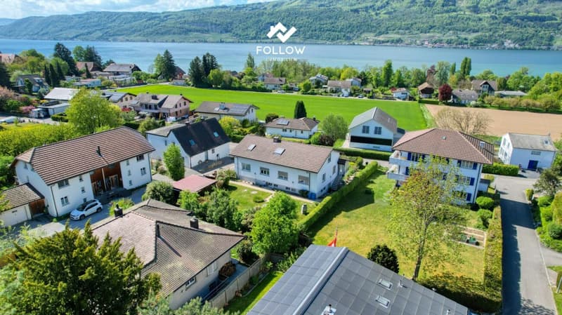 Apartment with lake view and private garden (8)
