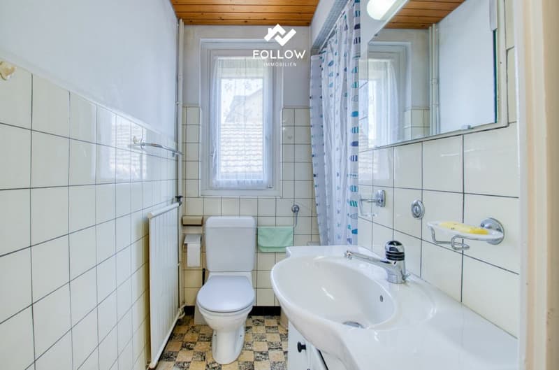Family Home or Investment Opportunity: Charm and Plenty of Space for Your Visions (15)