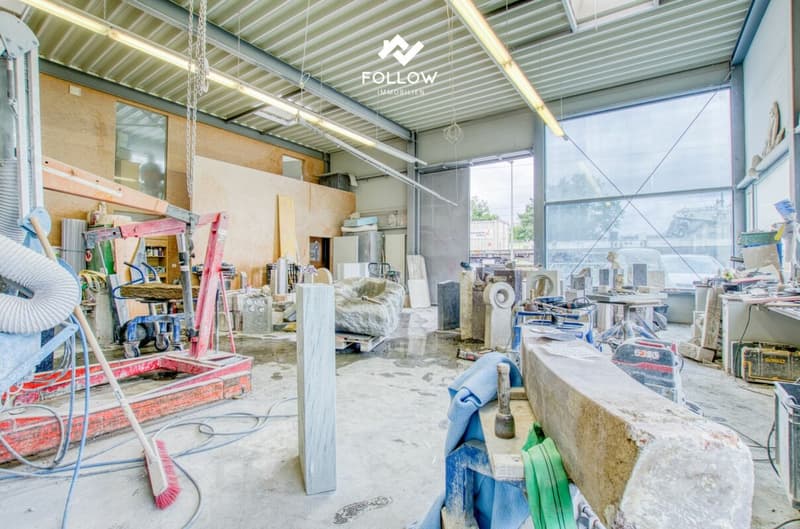 Your new company location: Compact and bright commercial hall with office (13)