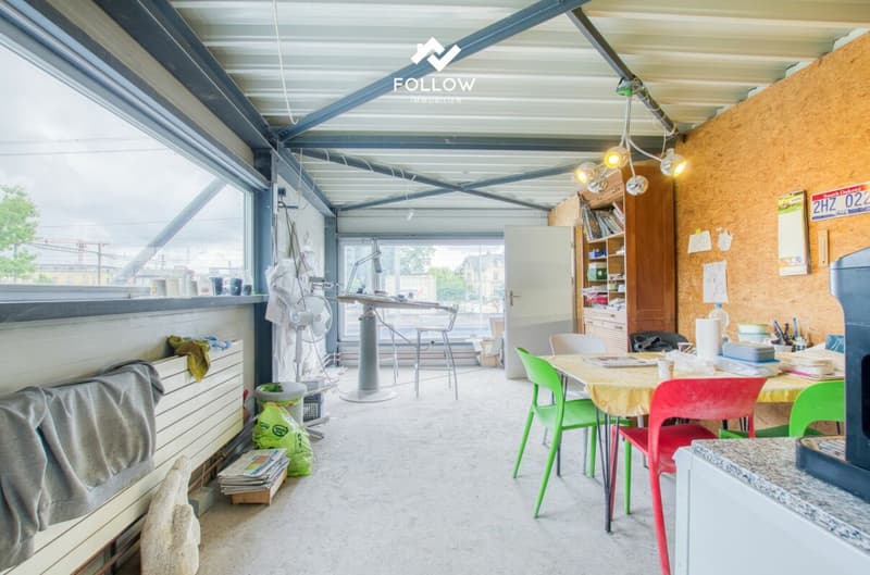 Your new company location: Compact and bright commercial hall with office (10)