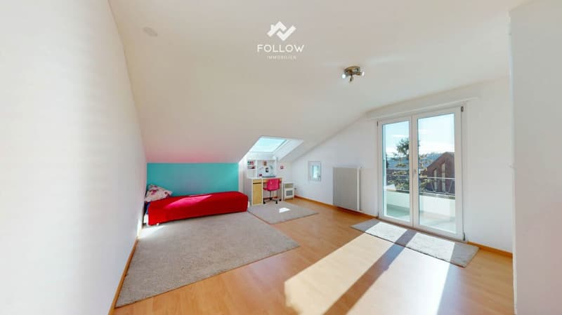 Living with a wide view, two-family house in a prime hillside location (5)