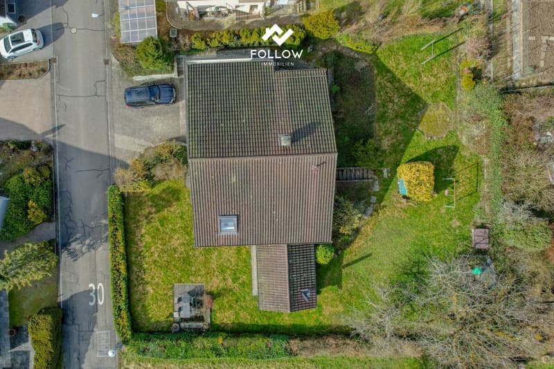 Living with a wide view, two-family house in a prime hillside location (18)