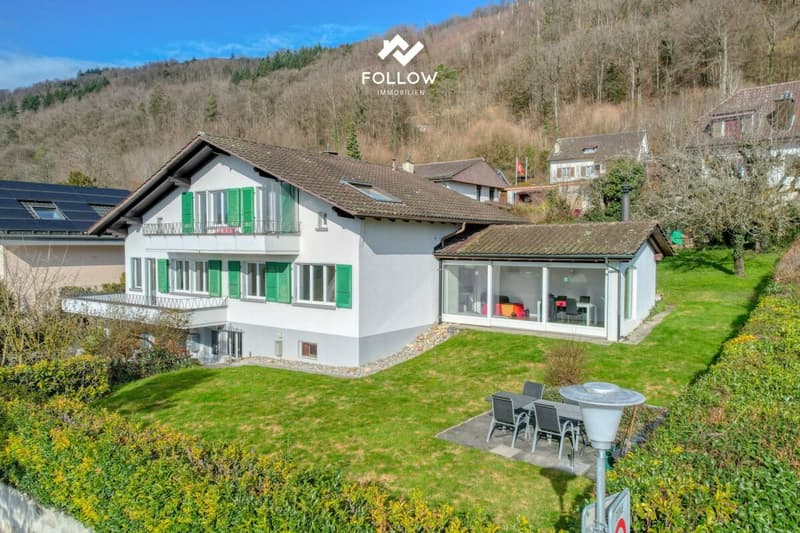 Living with a wide view, two-family house in a prime hillside location (10)