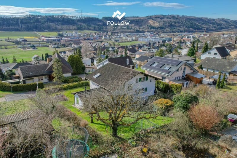 Living with a wide view, two-family house in a prime hillside location (9)