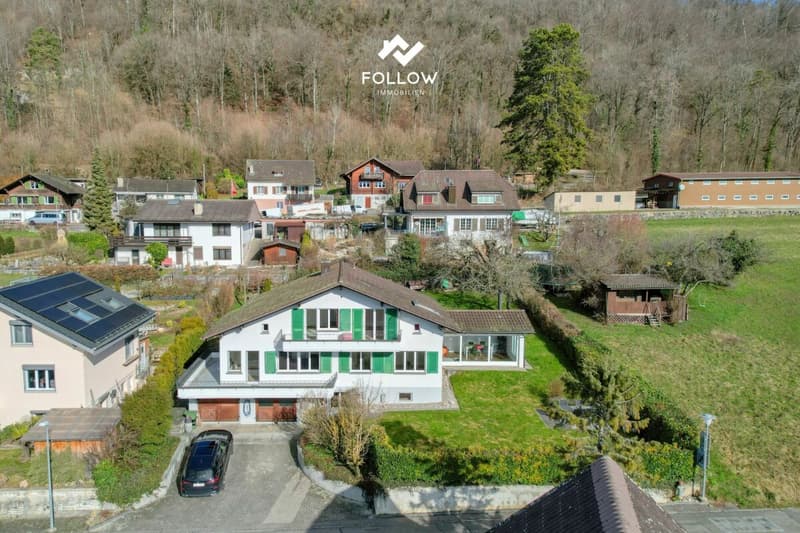 Living with a wide view, two-family house in a prime hillside location (8)
