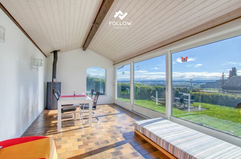 Living with a wide view, two-family house in a prime hillside location (2)