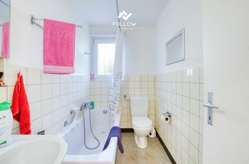Living with a wide view, two-family house in a prime hillside location (20)