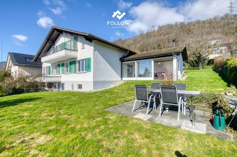Living with a wide view, two-family house in a prime hillside location (3)