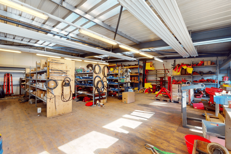 Halle artisanale avec fort potentiel - flexible, bien située et polyvalente. (12)