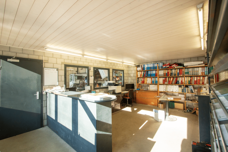 Halle artisanale avec fort potentiel - flexible, bien située et polyvalente. (8)
