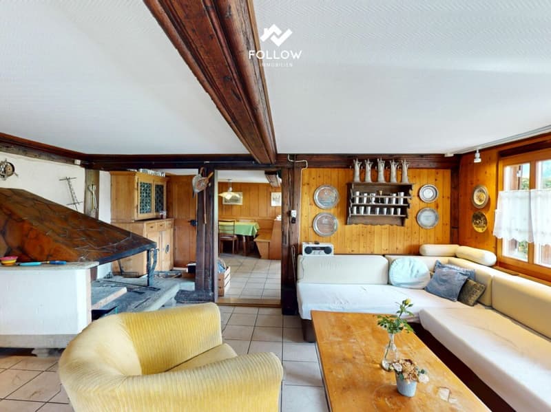 Renovated farmhouse with charm and far-reaching views in a quiet location (3)