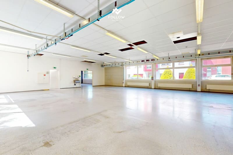 Halle artisanale moderne avec bureaux et fort potentiel d'utilisation à Marly (14)