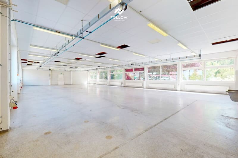 Halle artisanale moderne avec bureaux et fort potentiel d'utilisation à Marly (17)